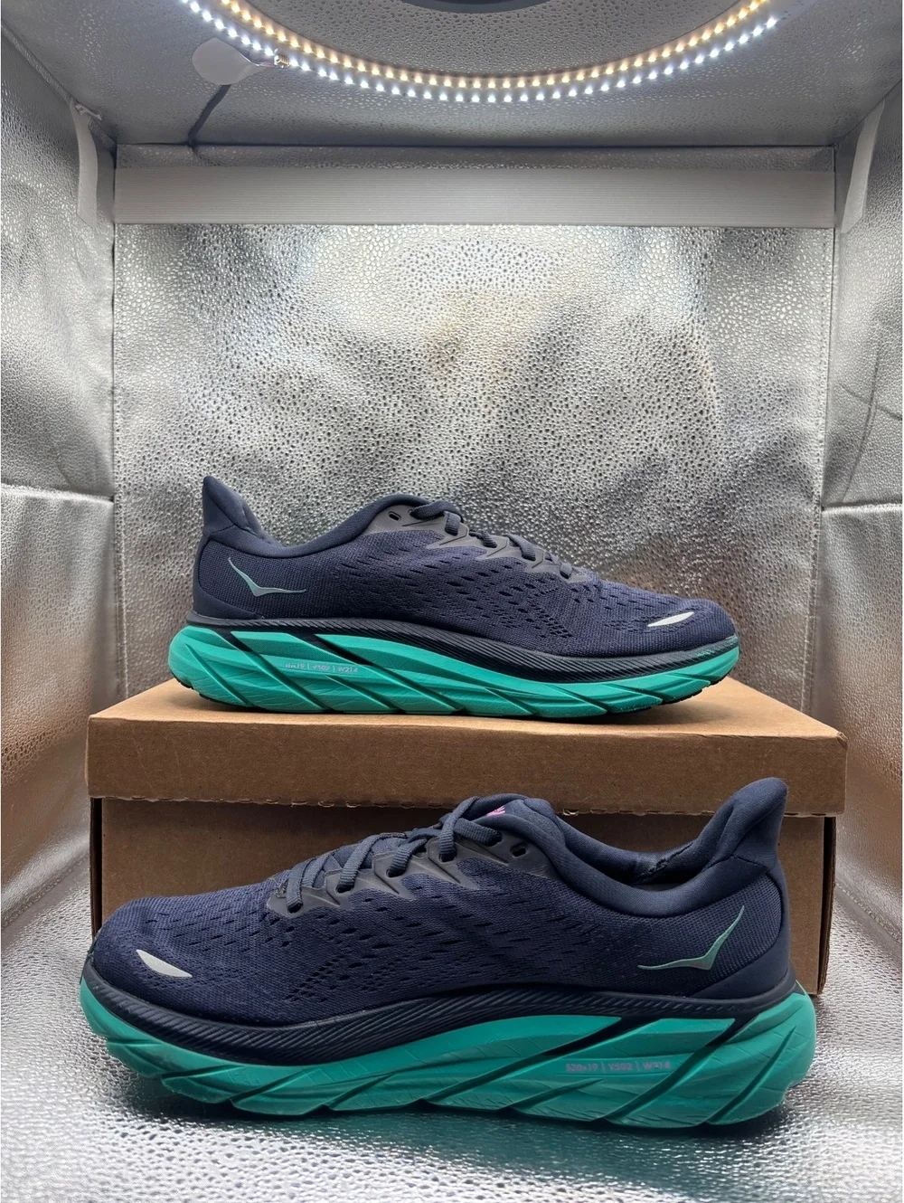 Hoka Clifton 8 outer space